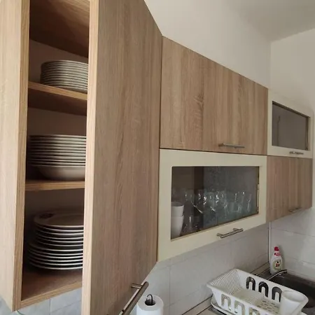 Holiday home Revi Apartman *
