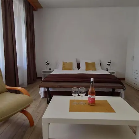 Holiday home Revi Apartman *